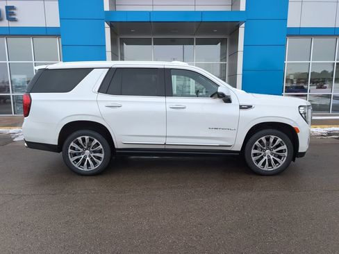 Used 2021 GMC Yukon Denali w/ Denali Premium Package image 1