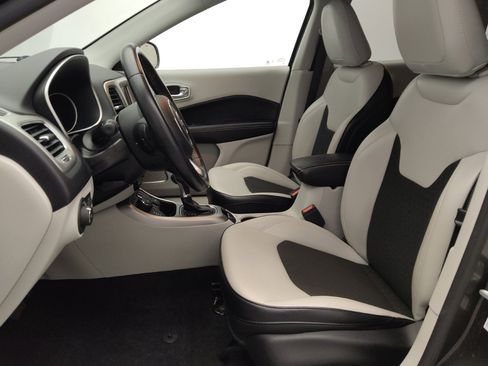 Used 2020 Jeep Compass Latitude w/ Popular Equipment Group AWD/4WD image 17