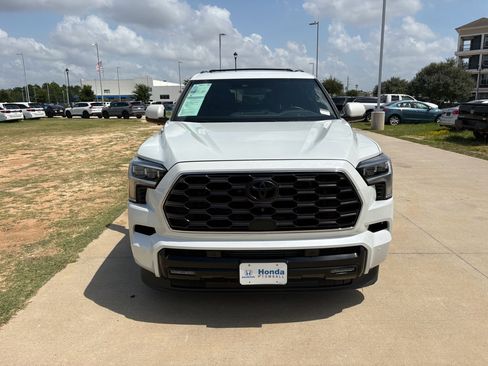 Used 2024 Toyota Sequoia Platinum AWD/4WD image 3