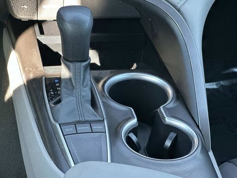 Used 2022 Toyota Camry LE image 14