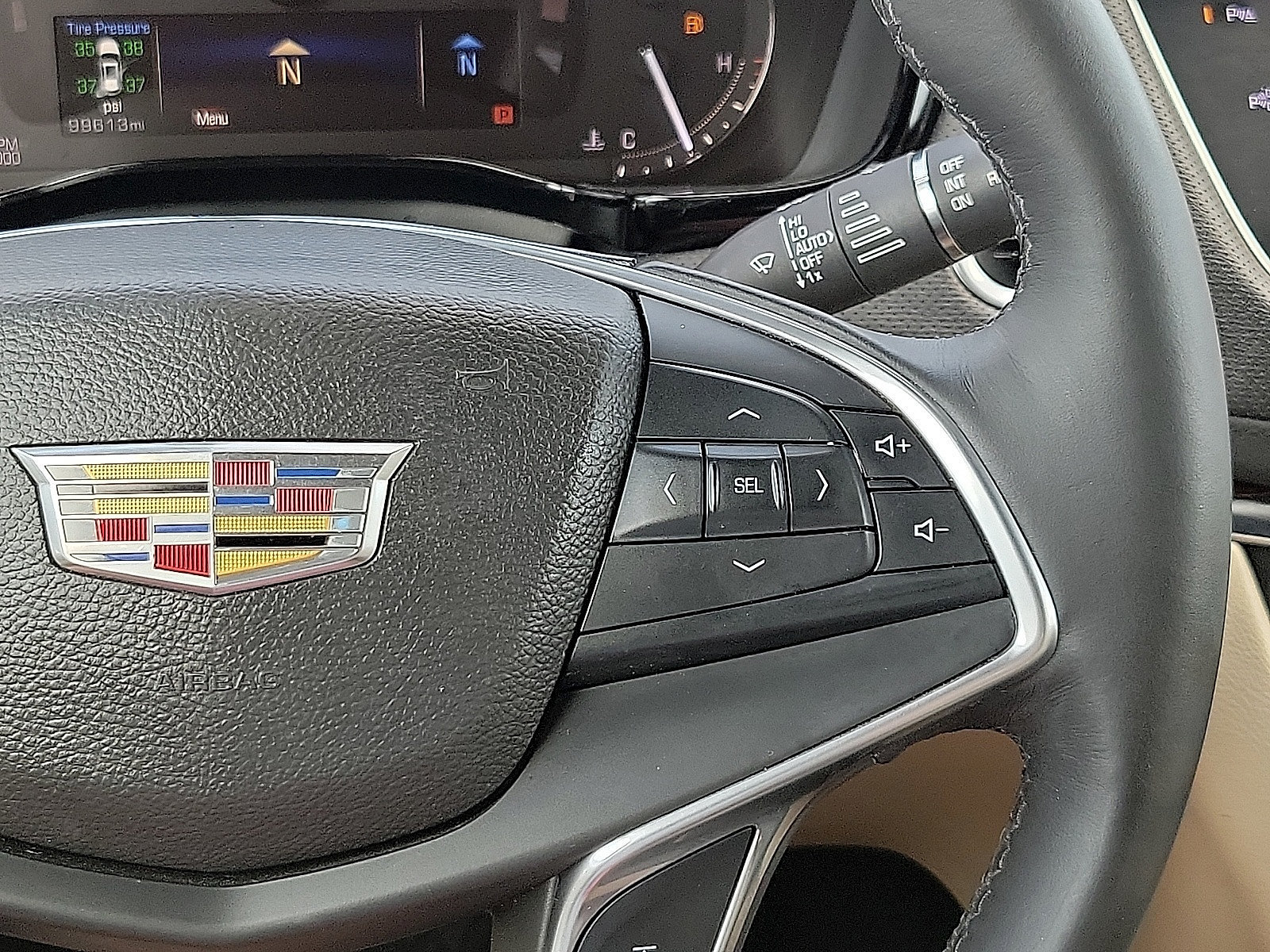 Used 2017 Cadillac XT5 Premium Luxury w/ Driver Assist Package FWD image 19