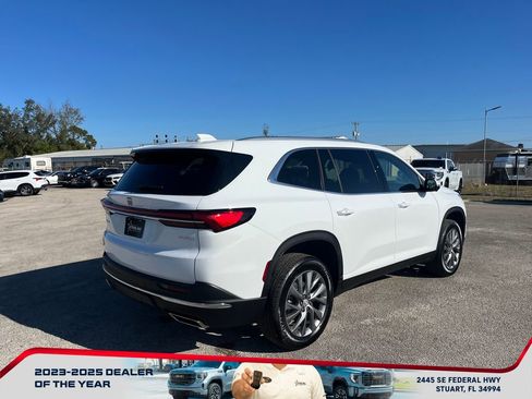 New 2026 Buick Enclave Preferred image 7