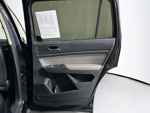 Used 2023 Volkswagen Atlas SE w/ Black Wheel Package FWD image 33