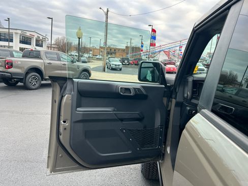 New 2025 Ford Bronco Badlands image 21