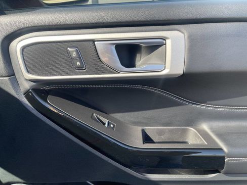 Used 2023 Ford Explorer ST w/ ST Street Pack image 16