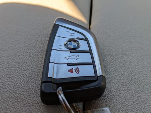 Used 2022 BMW X5 xDrive40i w/ Premium Package image 37