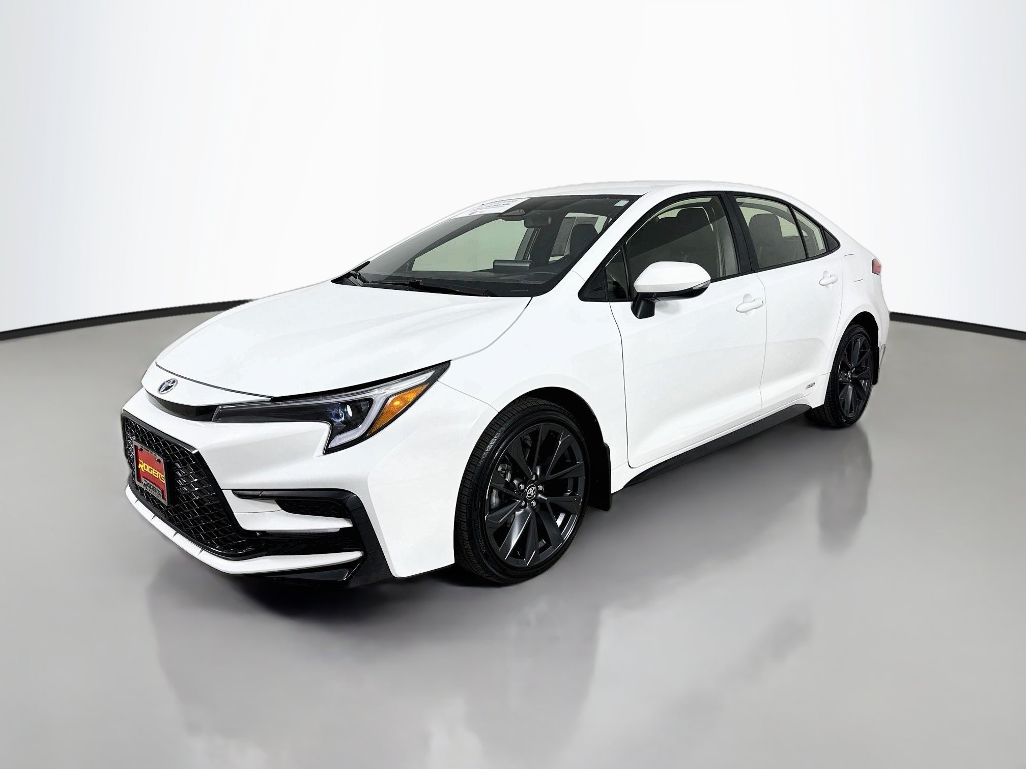 Certified 2024 Toyota Corolla SE AWD/4WD image 3