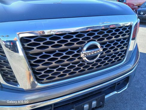 Used 2018 Nissan Titan SV RWD image 23
