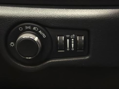 New 2026 Chrysler Voyager LX image 36