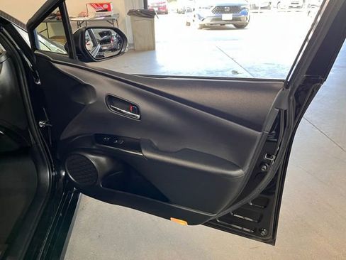 Used 2021 Toyota Prius Prime LE image 12