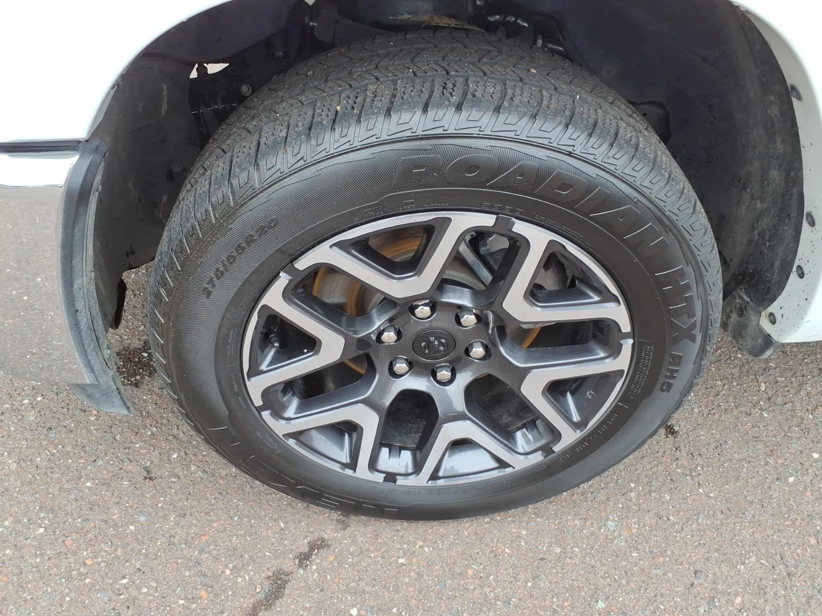 Used 2026 RAM 1500 Laramie AWD/4WD image 10