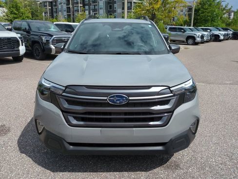 Used 2025 Subaru Forester Premium w/ Convenience Package #1 AWD/4WD image 9