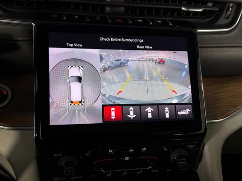 Used 2021 Jeep Grand Cherokee L Summit w/ Advanced Protech Group IV image 17