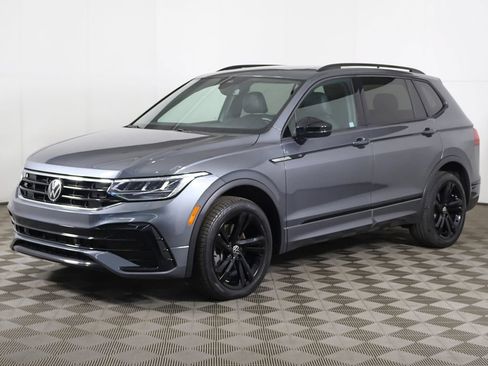 Used 2023 Volkswagen Tiguan SE R-Line FWD image 8