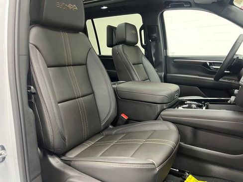 New 2026 Chevrolet Suburban High Country AWD/4WD image 24