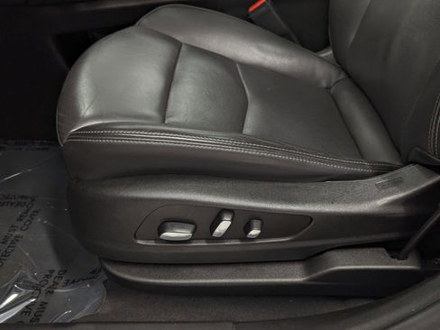 Used 2024 Cadillac XT6 Premium Luxury image 11