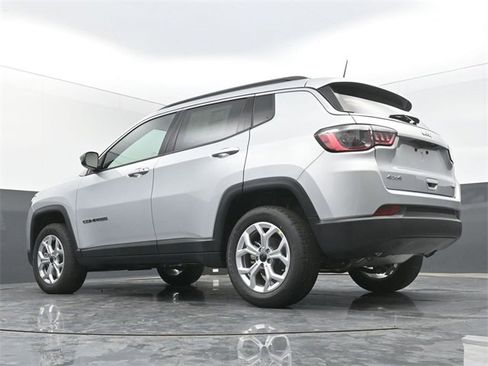 New 2026 Jeep Compass Latitude image 39