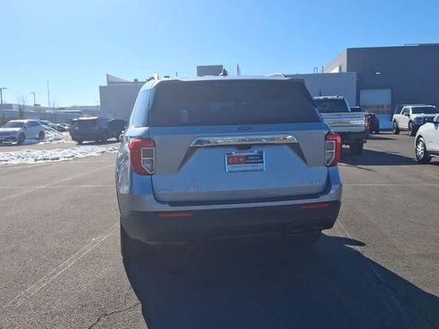 Used 2023 Ford Explorer XLT image 7