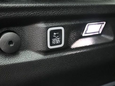 Used 2022 Jeep Grand Cherokee L Limited AWD/4WD image 20