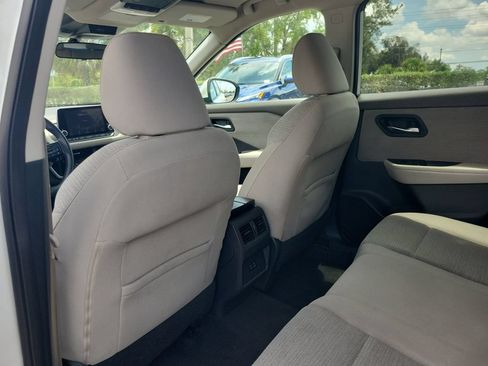 Certified 2022 Nissan Rogue SV FWD image 8