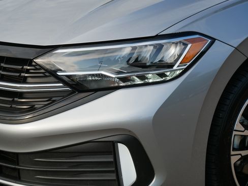 Used 2022 Volkswagen Jetta Sport FWD image 16