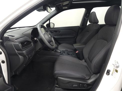 Used 2025 Subaru Forester Premium AWD/4WD image 4