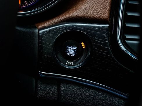 Used 2020 Jeep Grand Cherokee Summit AWD/4WD image 29