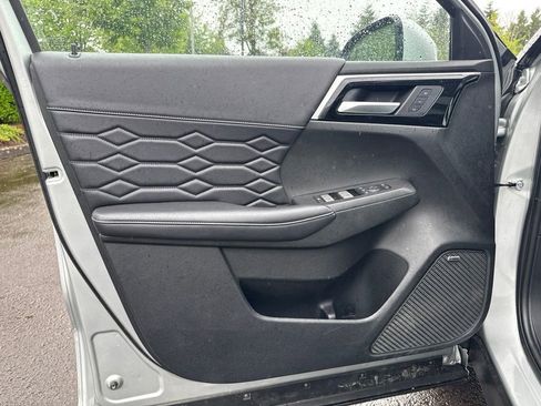 Used 2025 Mitsubishi Outlander SEL FWD image 19