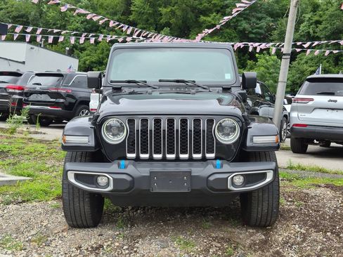 Used 2023 Jeep Wrangler Unlimited Sahara w/ Cold Weather Group AWD/4WD image 3