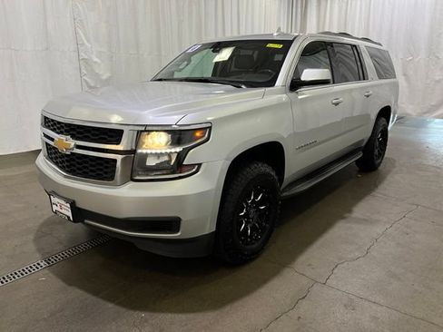 Used 2018 Chevrolet Suburban LT AWD/4WD image 7