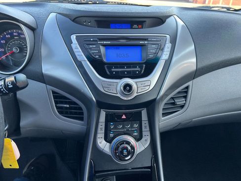 Used 2013 Hyundai Elantra GLS w/ Preferred Pkg image 16