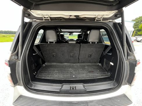 Used 2018 Ford Expedition Limited w/ Equipment Group 301A AWD/4WD image 28