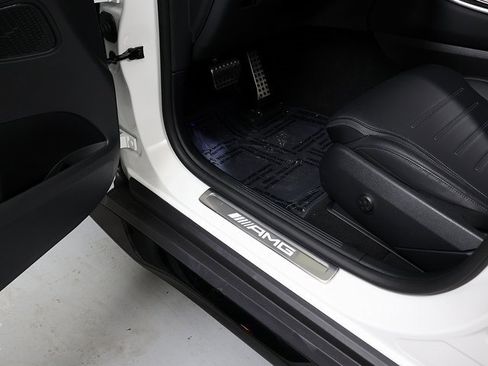 Certified 2025 Mercedes-Benz GLC 43 AMG 4MATIC image 24