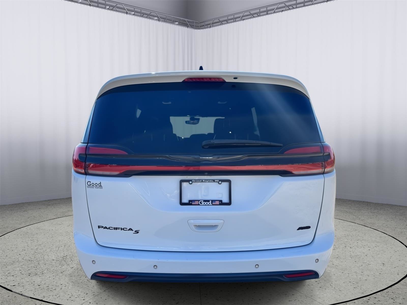 Used 2023 Chrysler Pacifica Touring-L w/ S Appearance Package AWD/4WD image 39