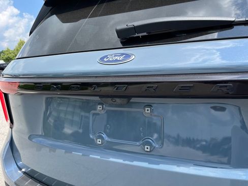 Used 2025 Ford Explorer ST image 6