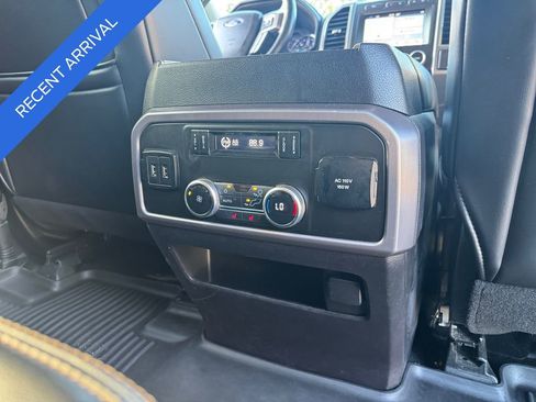 Used 2019 Ford Expedition Platinum image 19
