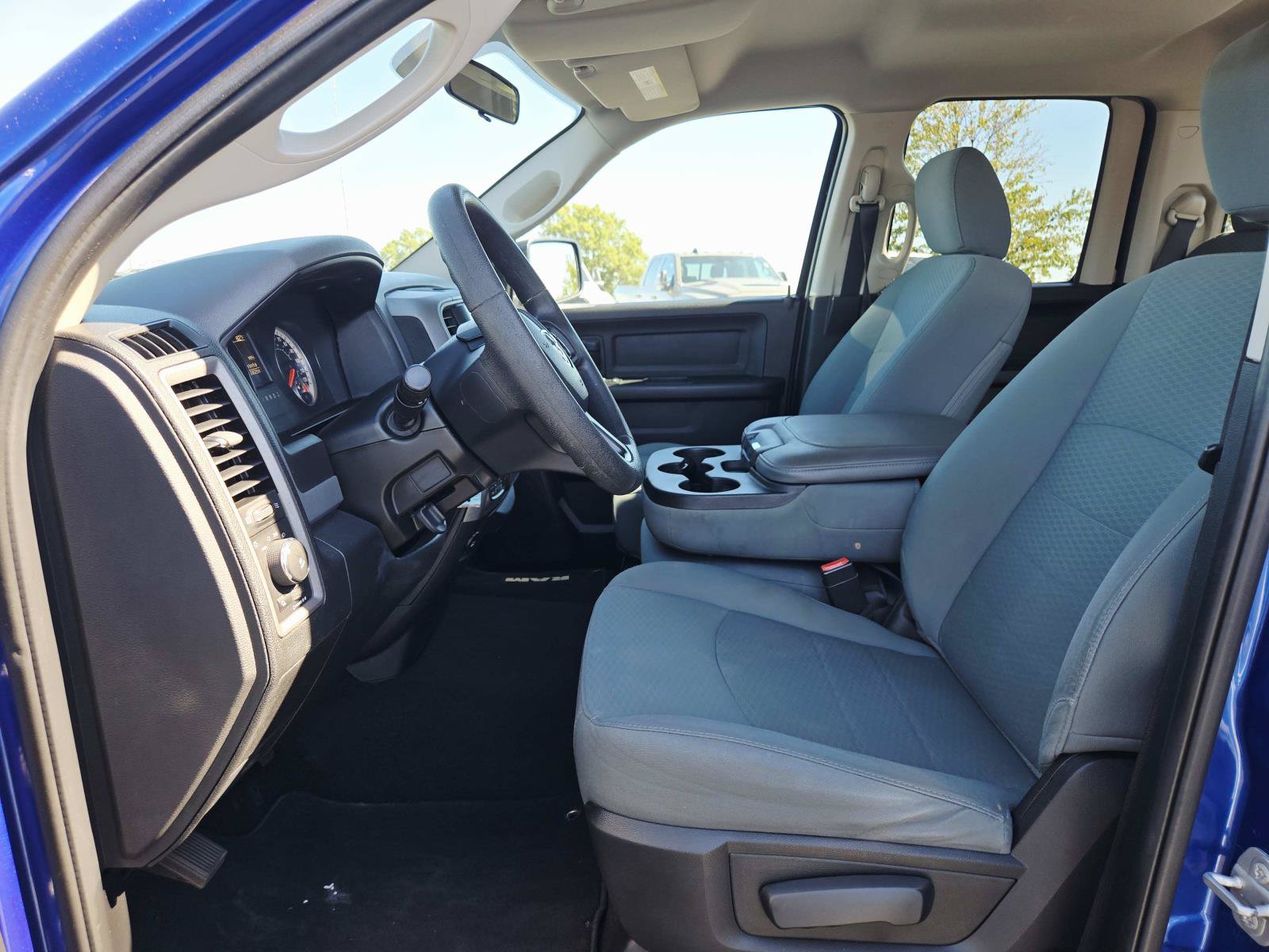 Used 2017 RAM 1500 Express AWD/4WD image 12
