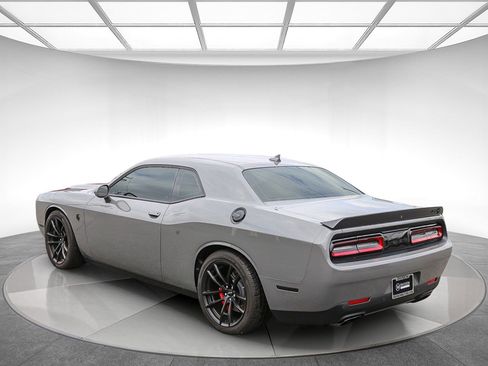 Used 2023 Dodge Challenger SRT Hellcat RWD image 2