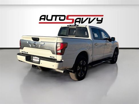 Used 2022 Nissan Titan Platinum Reserve w/ Moonroof Package image 7