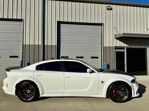 Used 2021 Dodge Charger SRT Hellcat image 39