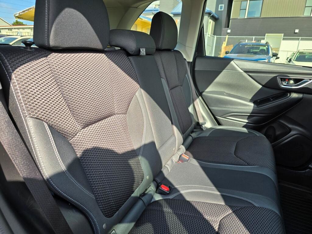 Used 2020 Subaru Forester Premium AWD/4WD image 14