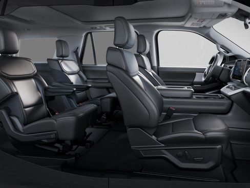 New 2025 Ford Expedition Active image 29