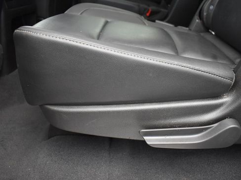 Used 2020 Chevrolet Suburban LT image 26