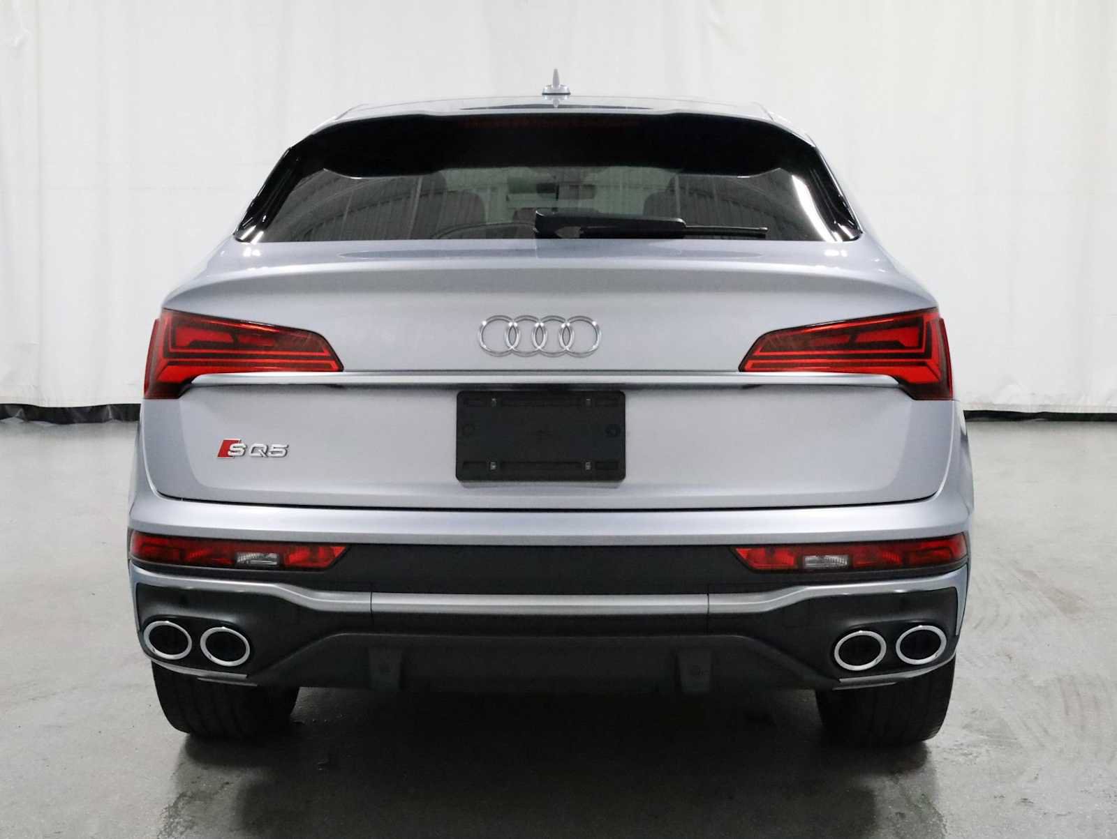 Used 2023 Audi SQ5 Premium w/ Convenience Package AWD/4WD image 3