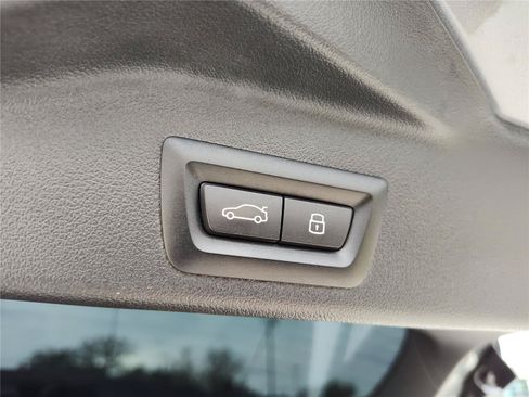 Used 2024 BMW X5 sDrive40i w/ Premium Package RWD image 9