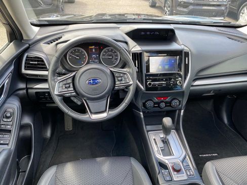 Used 2022 Subaru Forester Premium image 11