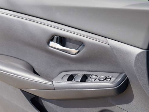 Used 2022 Nissan Sentra SV w/ Trunk Package image 22