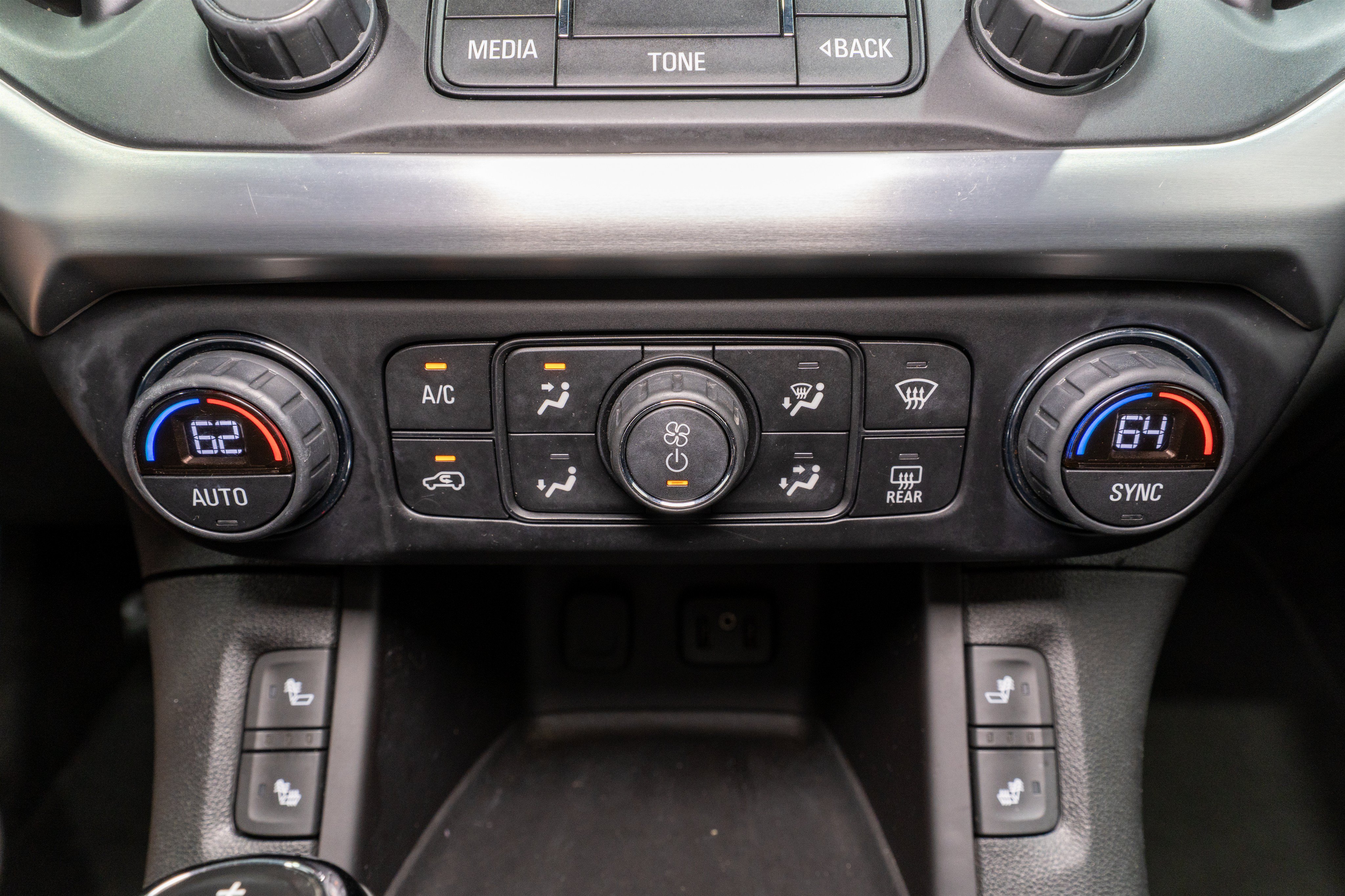 Used 2018 GMC Acadia SLT FWD image 18