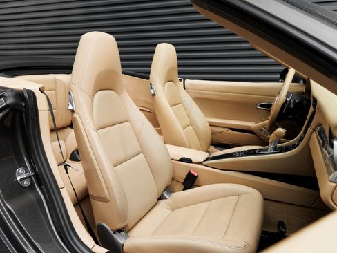 Certified 2013 Porsche 911 Carrera 4S image 36