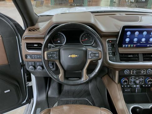 Certified 2021 Chevrolet Suburban High Country w/ Premium Package AWD/4WD image 11